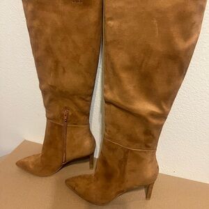 Chic Tan Heeled Boots